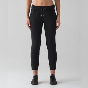 Lululemon On The Fly Pant 28" Black sz 2